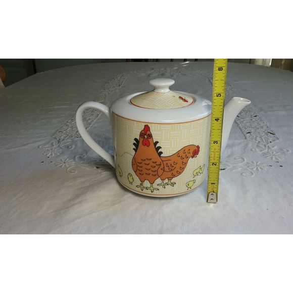 Vintage Porcelain Teapot Hens Chicks and Butterflies by Cameron Japan - Picture 5 of 12